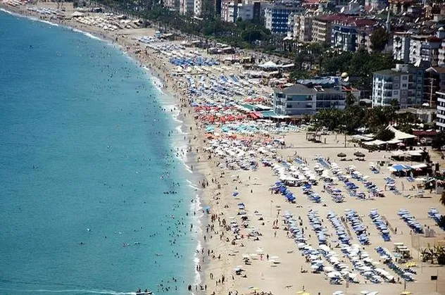 Antalya'da turist sayısı resmen uçtu