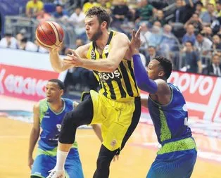 Fener’de yüzler gülüyor