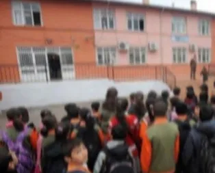 Son dakika: Mardinin Artuklu ve Kızıltepe ilçelerinde okullar tatil edildi