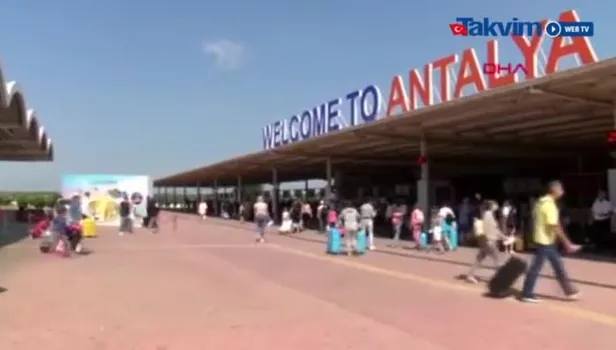 Antalya'ya kaç Rus gelecek? 22 Haziran'da 44 uçakla 12 bin 200 Rus turistin gelmesi bekleniyor
