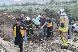 Otomobil zeytin bahçesine uçtu: 1 yaralı