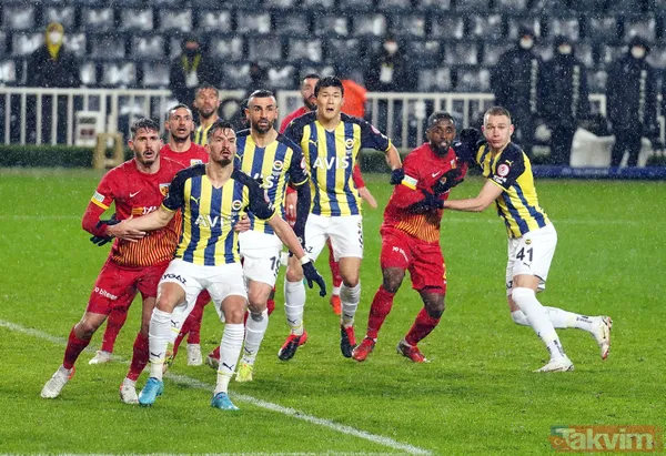 Fenerbahçe'nin Kayserispor'a elenmesi sonrası spor yazarlarından Berisha'ya sert sözler: 1 kişi eksik oynattı! - 17