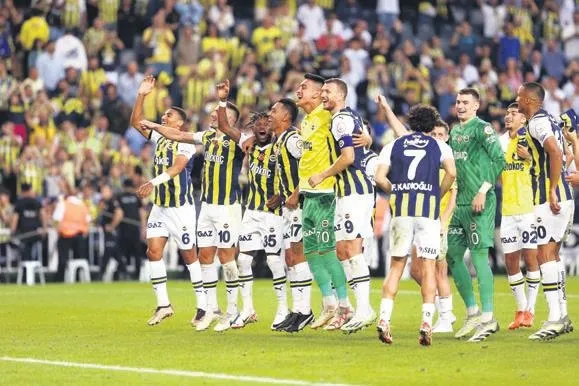 firtinanin-hocasi-nenad-bjelica-dev-zaferin-ardindan-konustu-sonuna-kadar-hak-ettik-tek-pozisyon-vermedik-1694990460897.jpeg Fırtına'nın hocası Nenad Bjelica dev zaferin ardından konuştu: "Sonuna kadar hak ettik tek pozisyon vermedik"-6