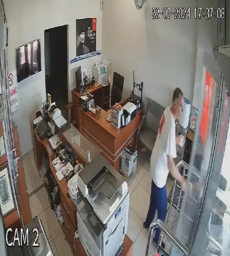 son-dakika-haberleri-afad-canakkalenin-ezine-ilcesinde-47-buyuklugunde-deprem-meydana-geldigini-duyurdu-1721663285700.jpeg Son dakika haberleri... AFAD, Çanakkale'nin Ezine ilçesinde 4.7 büyüklüğünde deprem meydana geldiğini duyurdu-3