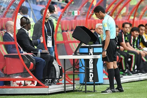 SON DAKİKA: FIFA'dan tarihi VAR kararı! İsyan bitecek-6