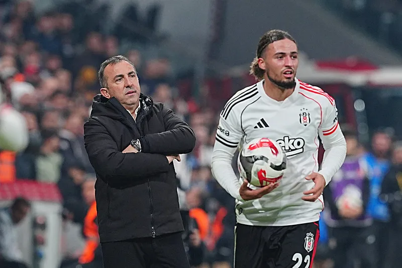 Beşiktaş'ın yıldızına Rizespor maçı sonrası olay sözler! "Banka soyguncusu gibi" - 7