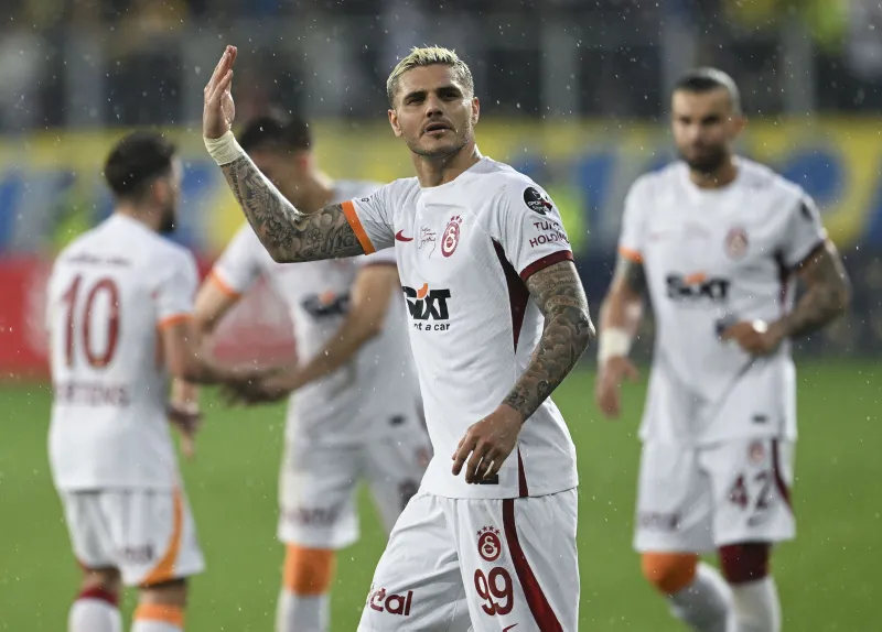 Wanda Nara Galatasaray'a haber yolladı! Icardi... - 12