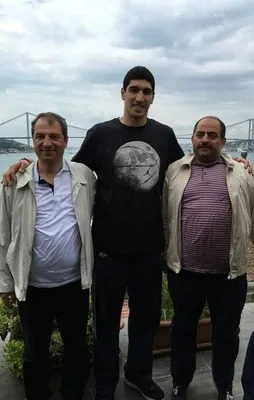 FETÖ'cü Enes Kanter'in babası gözaltına alındı
