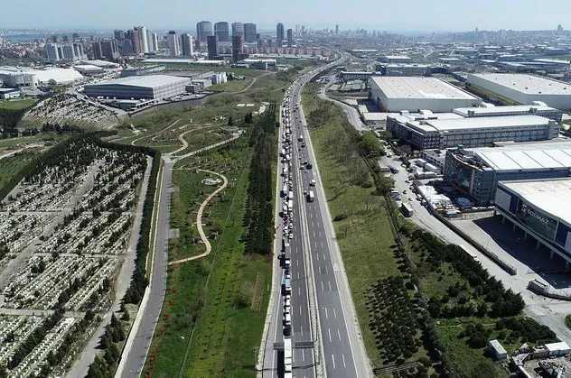 Son dakika: TEM Otoyolu'nda trafik denetimi: Kilometrelerce araç kuyruğu oluştu | 16 Nisan yol durumu