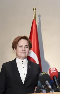 CHP'li 15 milletvekili İYİ Parti'ye geçti