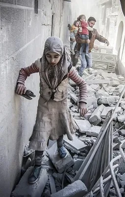 Halep'te 100'den fazla çocuk binada mahsur kaldı