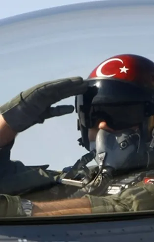 NATO'dan dikkat çeken Türk pilotu paylaşımı! Turkey değil Türkiye detayı