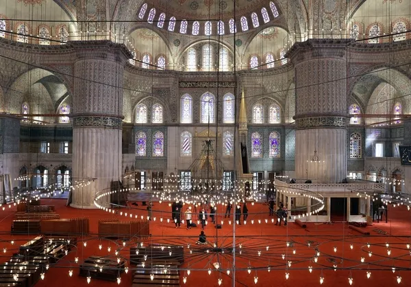 5-yil-suren-restorasyon-tamamlandi-sultanahmet-camii-ibadete-aciiiyor-1682062284953.jpg