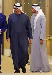 Trump üçüncü durağı BAE’de! Muhammed bin Zayed cami kapattı saç dansı gündem oldu | ABD’ye on yıl içinde 1,4 trilyon dolarlık yatırım