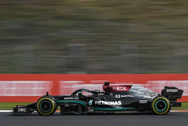 istanbulda-arka-arkaya-rekorlar-hamilton-istanbul-park-tarihinin-en-hizli-pilotu-oldu-1633700765411.jpg İstanbul'da arka arkaya rekorlar! Hamilton Formula 1 İstanbul Park tarihinin en hızlı pilotu oldu-4