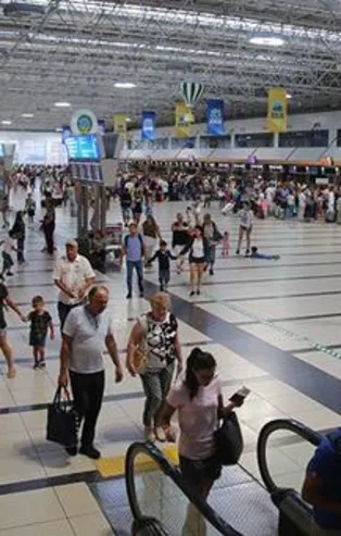 Antalya 3 ayda 571 bin turist ağırladı
