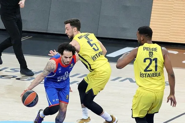 Anadolu Efes 84-79 Fenerbahçe MAÇ SONUCU