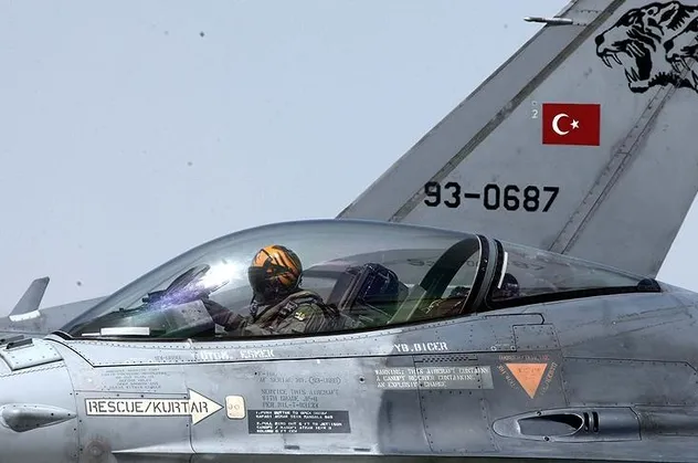 FETÖ'cü hainlerden F-16 pilotlarına ilaçlı kumpas