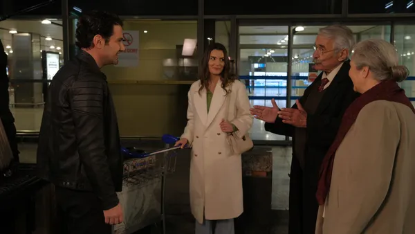 basim-belada-2-bolum-2-fragmani-heyecani-arttirdi-yalniz-nisaniniza-beni-cagirmazsaniz-alinirim-1678296431555.jpg Başım Belada 2. bölüm 2. fragmanı heyecanı arttırdı: “Yalnız nişanınıza beni çağırmazsanız alınırım!”-5