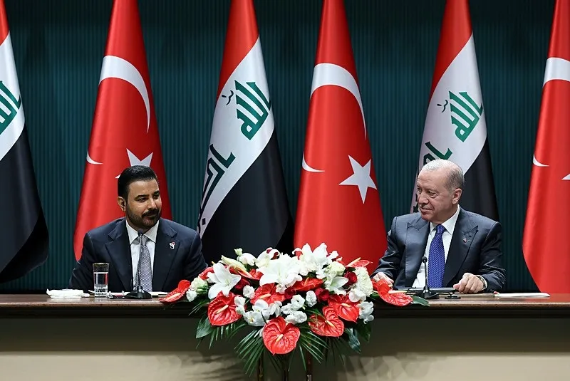1785787129227.jpeg Irak ile imza töreninin yeni perde arkası! Talimat Başkan Erdoğan'dan: Çekin iki sandalye, imzalayın-5