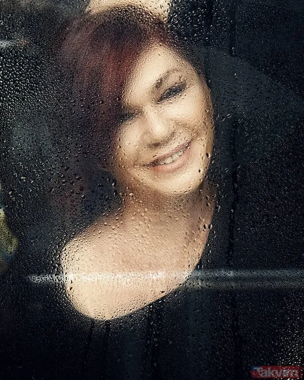 Emel Müftüoğlu’ndan çarpıcı açıklamalar! “Şimdiki aklım olsa o klibi çekmezdim” dedi itirafları peş peşe sıraladı - 15