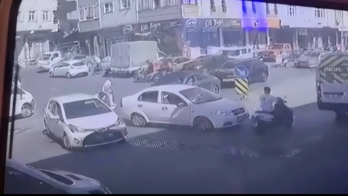 kagithanede-sokak-ortasinda-silahli-saldiri-1786871534058.jpeg Kağıthane'de sokak ortasında saldırı kamerada! Çocukluk arkadaşını silahla vurdu: "Korkutmak için ateş ettim"-5