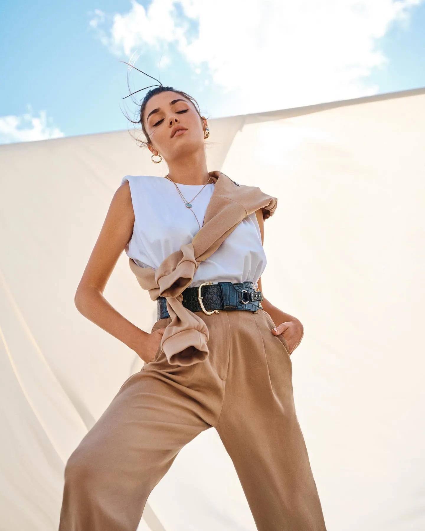 Suskunluğunu bozan Hande Erçel’den çok konuşulacak açıklamalar: Hayat bana borçlu gibi hissediyorum! - 1