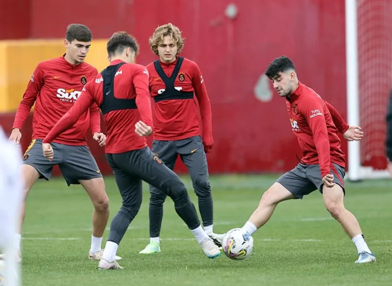 Okan Buruk kararını verdi! Başakşehir maçında yedekler - 1