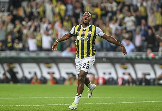 batshuayi-oyundan-alinmasina-tepki-gostermisti-belcikali-yildiz-kartaldan-ozur-diledi-ama-yasananlar-can-sikiy-1695420320868.jpeg