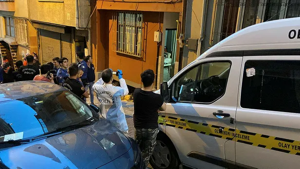 İstanbul Kağıthane'de ev sahibi ile kiracının kavgasında kan aktı! Ölen adamın yakınları sokakta feryat etti-4