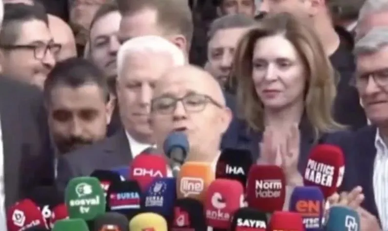 skandal-goruntuler-sonrasi-bursa-il-secim-kurulu-muduru-mehmet-us-hakkinda-sorusturma-bassavcilik-da-hareketi-1712493056300.jpeg Skandal görüntüler sonrası Bursa İl Seçim Kurulu Müdürü Mehmet Us hakkında soruşturma! Başsavcılık da harekete geçti-3