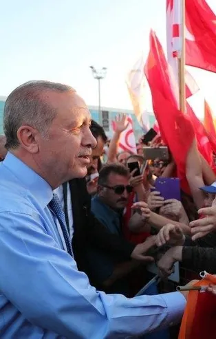 KKTC'de Başkan Erdoğan'a coşkulu karşılama