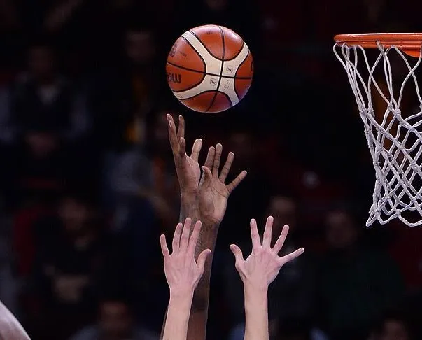 Türk Telekom 77-65 galip