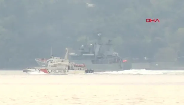 İstanbul Boğazı'nda dikkat çeken görüntü