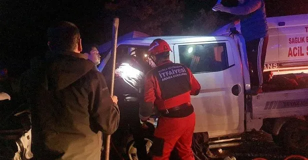 Muğla’nın Menteşe ilçesinde yolcu midibüsü ile kamyonetin çarpıştığı kaza sonucu 22 kişi yaralandı