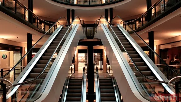 19 Mart Arefe Günü Avm'lerin Çalışma Saati Arefe Günü Saat 13.00'Te Resmi Tatil Başlamasına Rağmen, Geçmiş Yıllarda Avm'lerin Gün Boyu Açık Kaldığı Görülüyor...