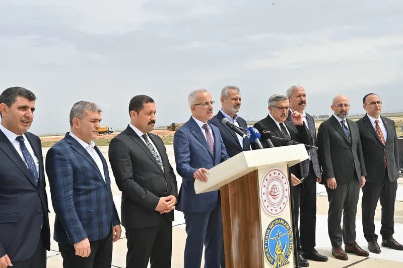 Ulaştırma ve Altyapı Bakanı Abdulkadir Uraloğlu açıkladı: Hatay Havalimanı'nda çift yönlü uçuşlar 29 Mart'ta başlıyor-3