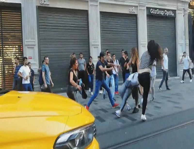 İstiklal Caddesi’nde ’meydan savaşı’...
