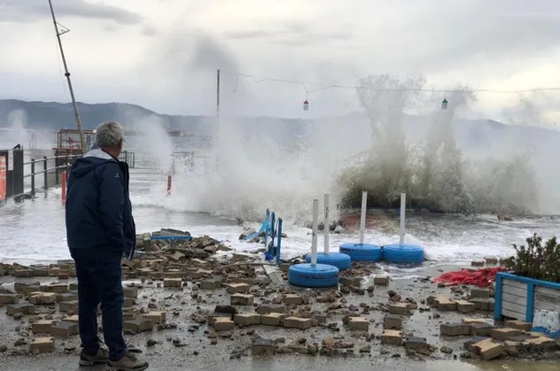 Marmara Denizi'nde ulaşıma lodos engeli