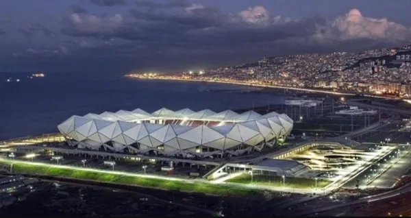 son-dakika-trabzonspor-hatayspor-karsisinda-galip-geldi-1660336087799.jpg Trabzonspor Hatayspor engelini tek golle geçti!-5