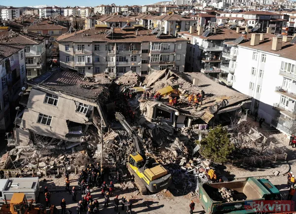 Depremin vurduğu Elazığ ve Malatya'da yıkımın boyutu gün ağarınca ortaya çıktı! İşte son durum - 17