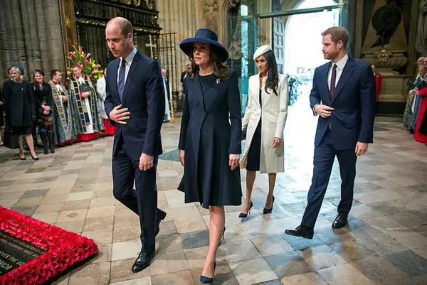 Harry ve Meghan çifti Oprah Winfrey'ye konuştu Buckingham sarayı acil durum ilan etti: Meghan Markle intiharı düşünmüş-6