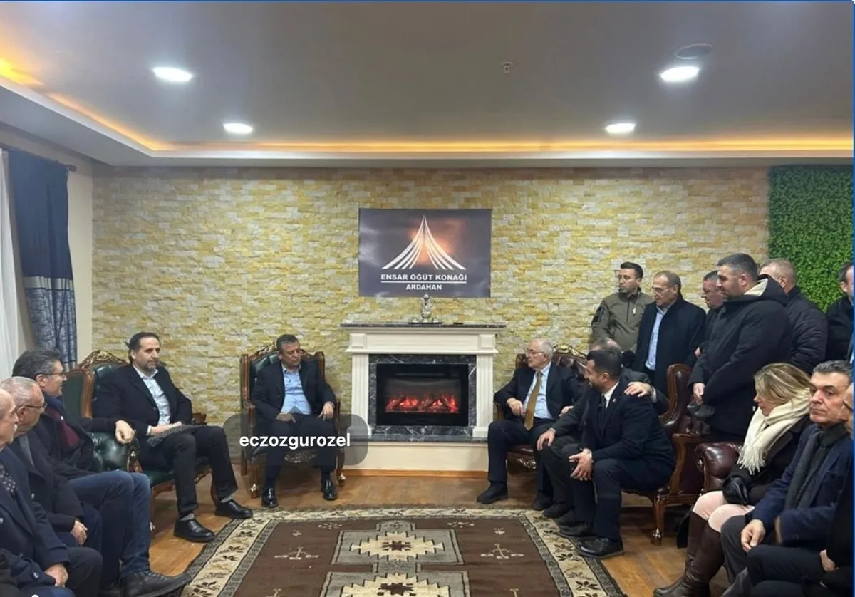 Özel'in ziyaretinden bir fotoğraf (Foto: Takvim Fotoğraf Arşivi)