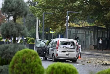 4 terörist yaşlı kadının kapısına dayandı