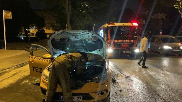 Bahçelievler'de facianın eşiğinden dönüldü! İçinde yolcu olan bir taksi alev topuna döndü-5