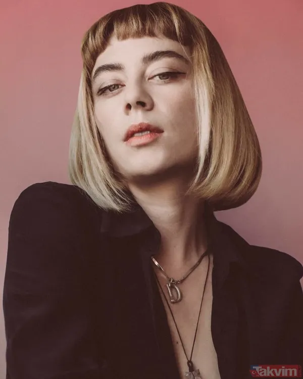 7,5 aylık hamile olan Demet Evgar’ın son haline bakın! Karnı burnunda deniz kenarından paylaştı! Gören bir daha baktı ortalık sallandı - 2