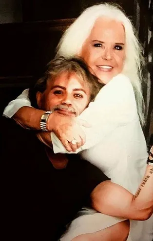 Gönül Yazar’ın Rüzgar Mağden’le aşkı kısa sürdü! Cinsel içerikli mesajlar...