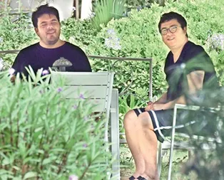 ’Detoks kampında açlıktan tavuk kovaladık’