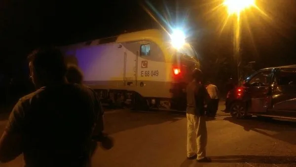 Çatalca'da tren araca çarptı-1