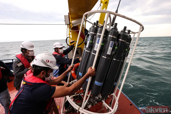 SON DAKİKA: A Haber Marmara Denizi'ndeki müsilajı (deniz salyası) araştıran ODTÜ gemisinde! 'Marmara 6-7 yılda biraz düzelebilir' - 33